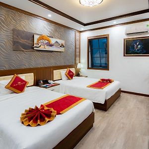 Deluxe Twin Room Window