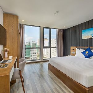 Jolia Hotel Danang Beach